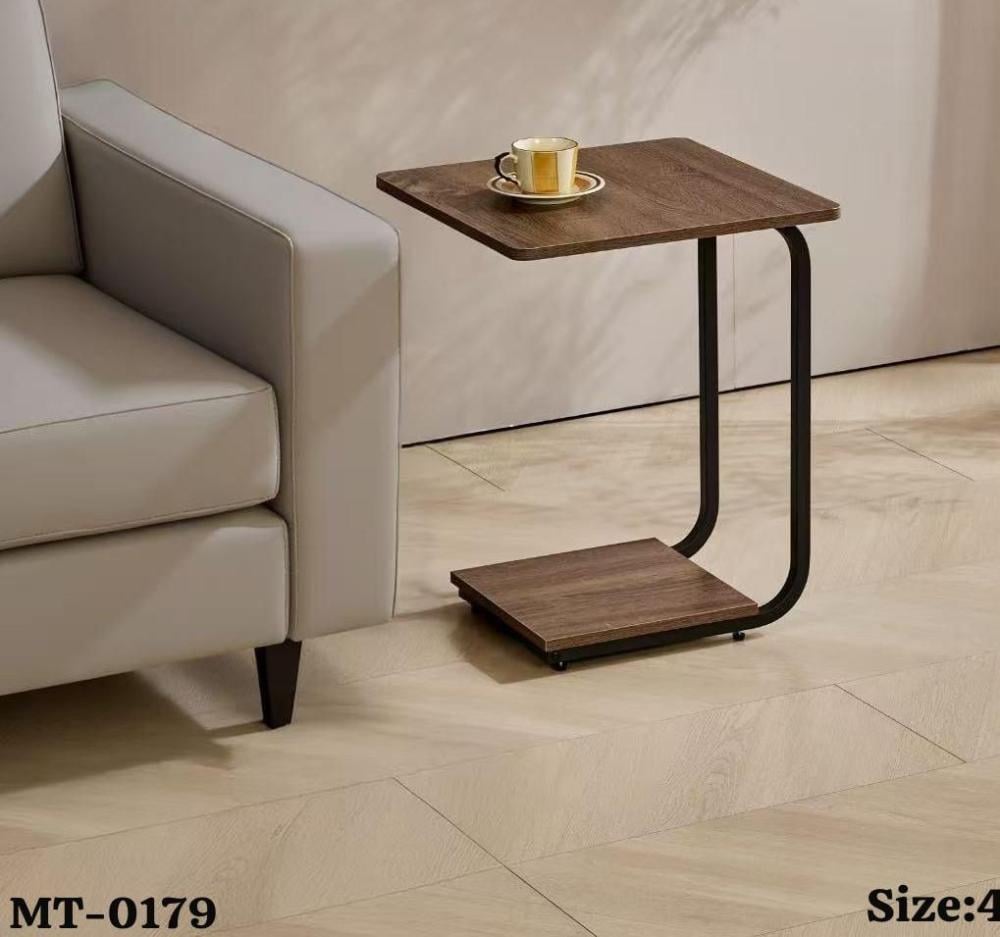 طاولة جانبية