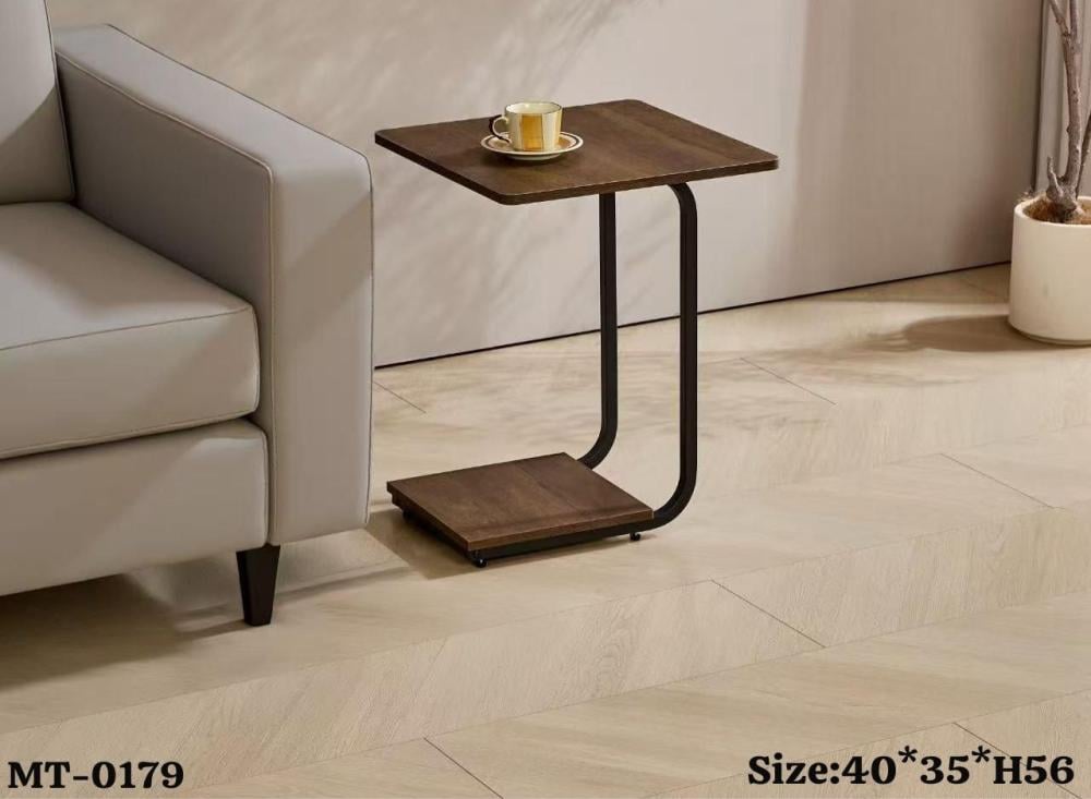 طاولة جانبية