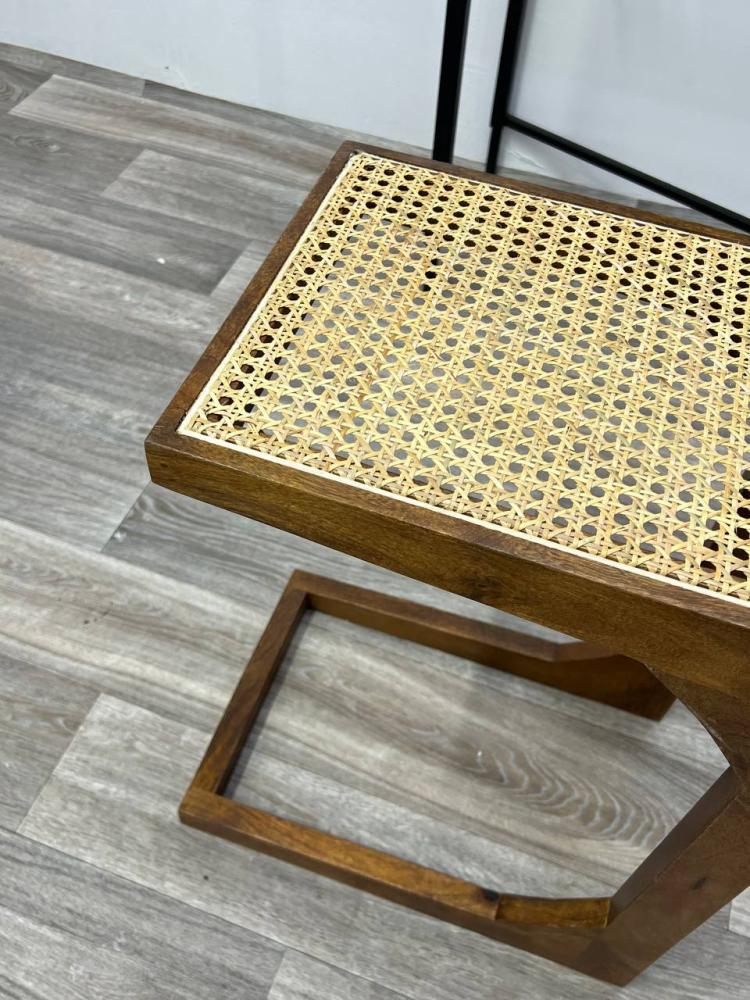 طاوله خدمه خشب مع راتان