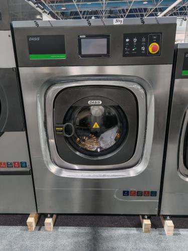 غسالة 30 كيلو OASIS صلب SXT300GDQ