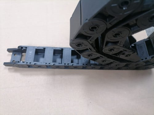 جنزير بلاستيك TP 18 × 25  JORDY