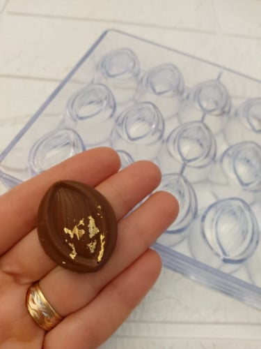 قالب شوكولا اوفال