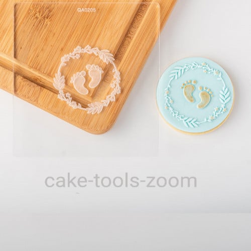 ختم قدم بيبي مع اكليل