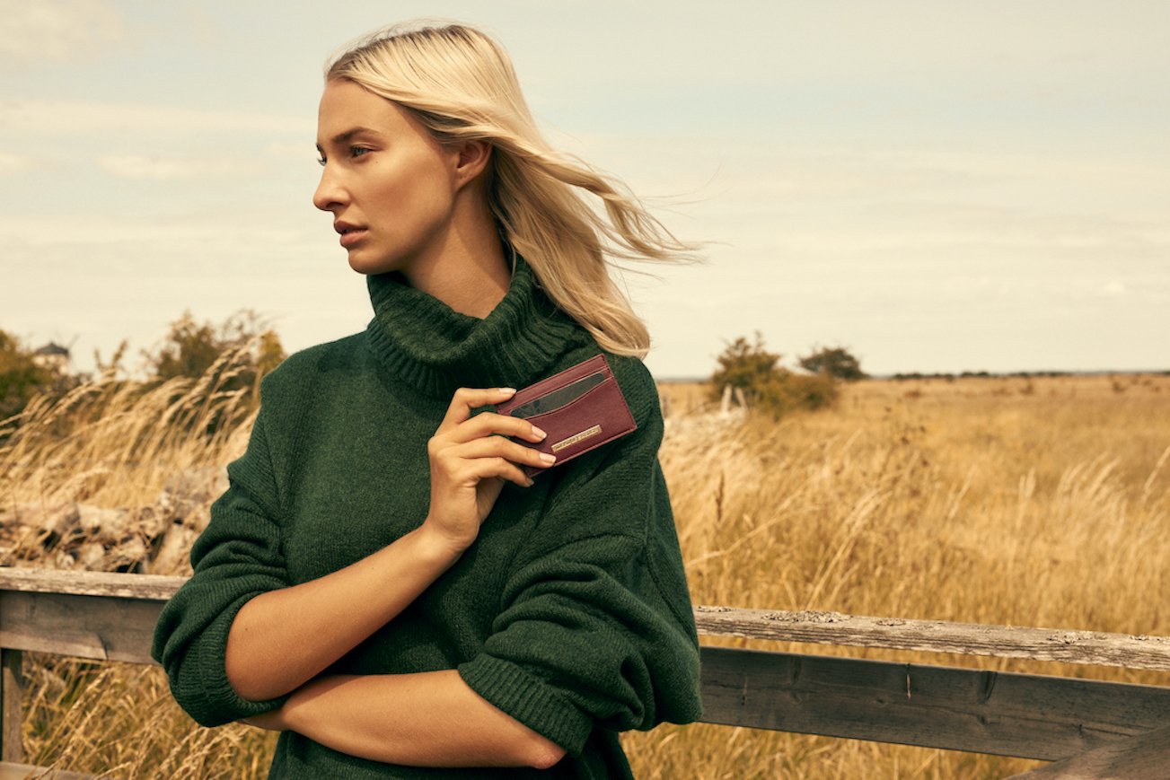 قاف ستور image-slider-0