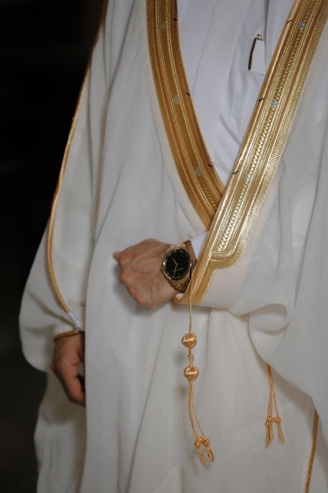 فنون الهيبة والوقار: هل تتقن الطريقة المثالية لارتداء البشت والشماغ في المحافل الرسمية؟