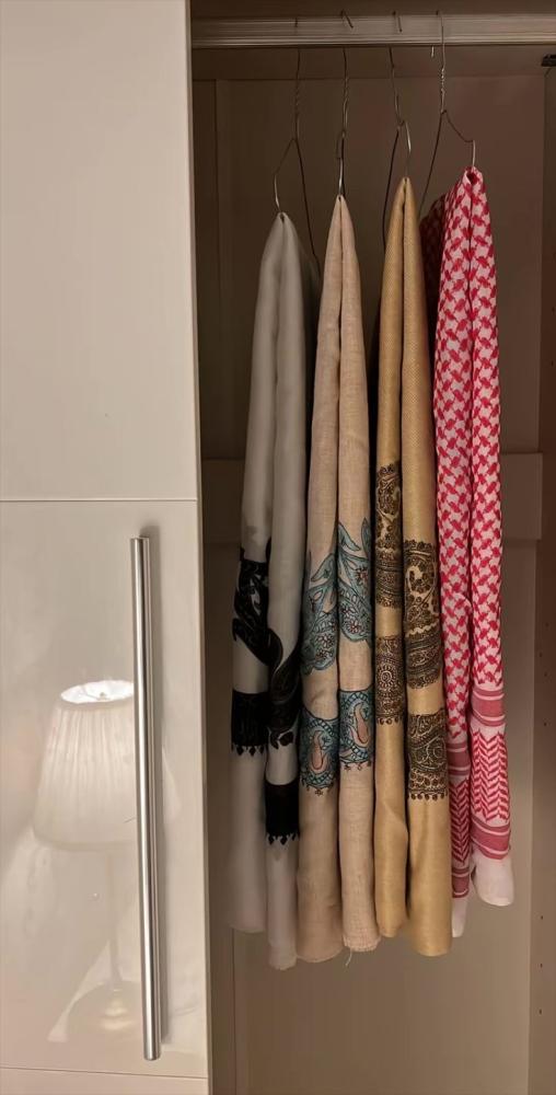 ما هي القطع التي تمنحك الدفء والوجاهة في آنٍ واحد؟ اكتشف دليل المستلزمات الفاخرة لشتاء السعودية 2026