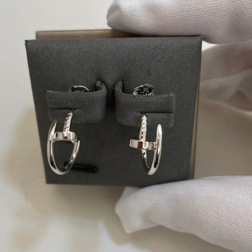 حلق مستوحى من Cartier