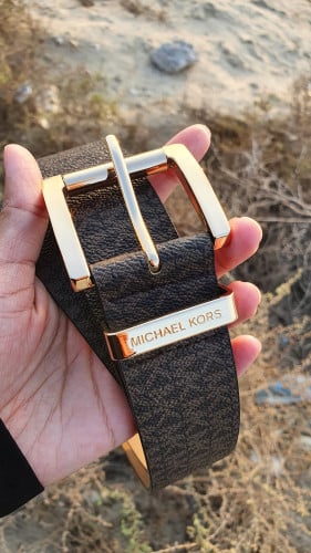 حزام مايكل كورس