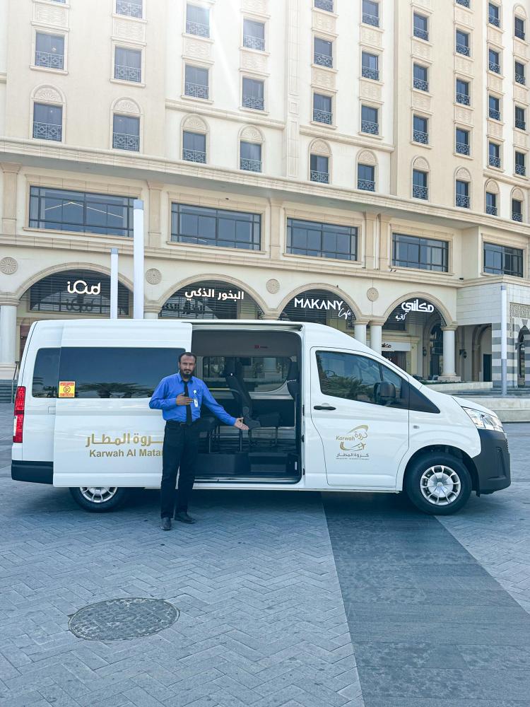 Hiace car from Jeddah airport to Medina or vice versa