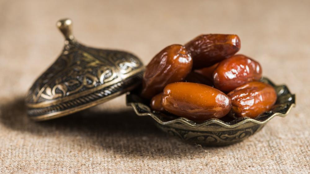 التمر بين المكانة الدينية والفوائد الصحية