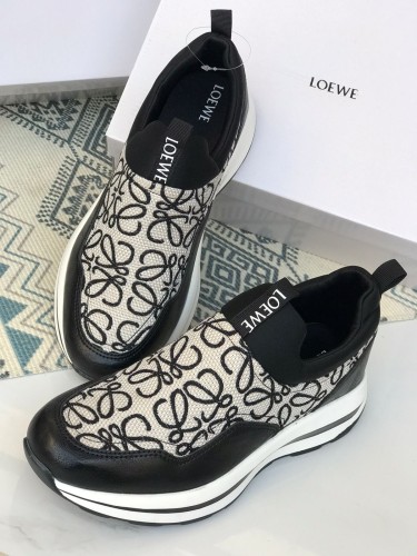 كاجوال LOEWE