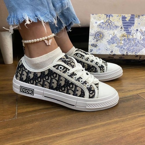 كاجوال Dior