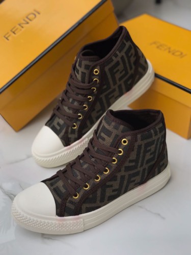 كاجوال FENDI