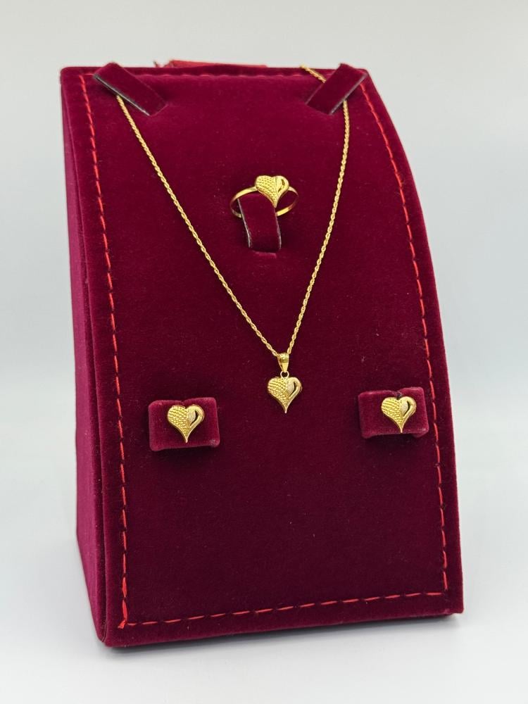 طقم قلب ذهب عيار 18