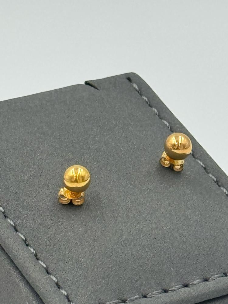 حلق ذهب عيار 18 راقى - مجوهرات قصر المدينة للذهب - الدمام