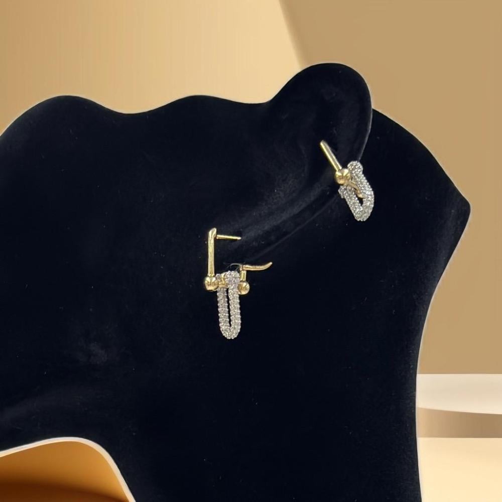 حلق تصميم عالمي ذهب عيار 18