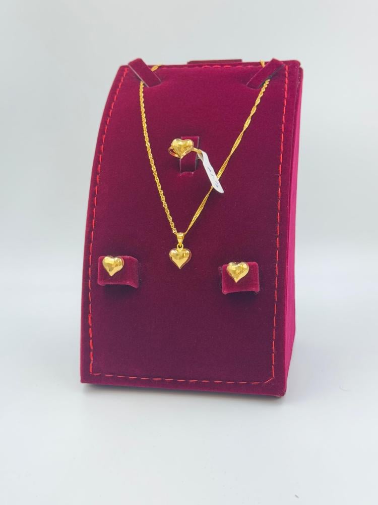 طقم قلب ذهب عيار 18