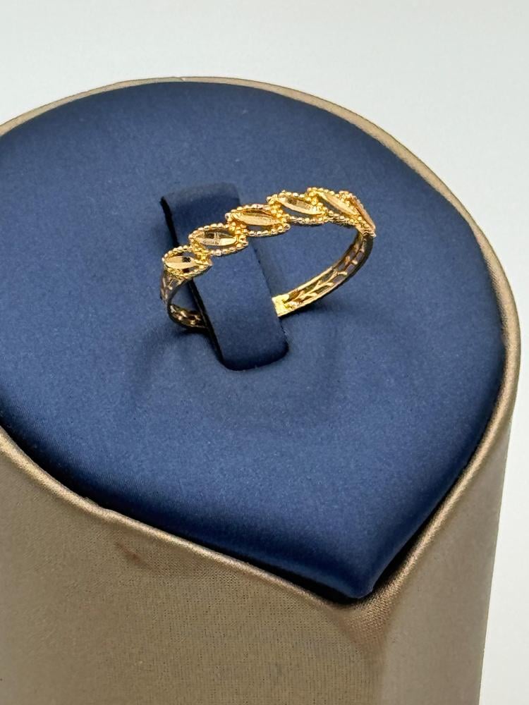 خاتم ذهب عيار 21 شكل أوراق - مجوهرات قصر المدينة للذهب - الدمام