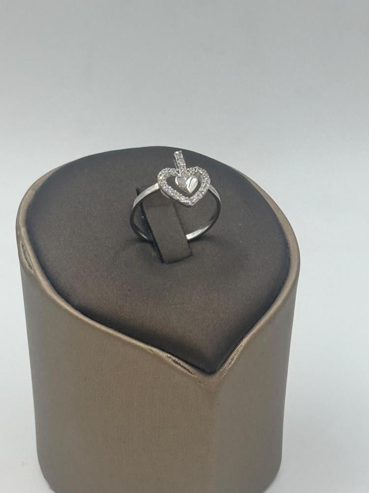 خاتم ذهب أبيض عيار 18 قلب - مجوهرات قصر المدينة للذهب - الدمام