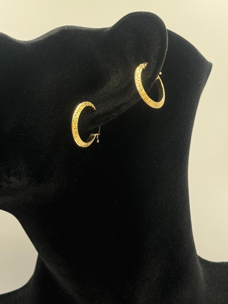 حلق ذهب منقوش عيار 18 - مجوهرات قصر المدينة للذهب - الدمام