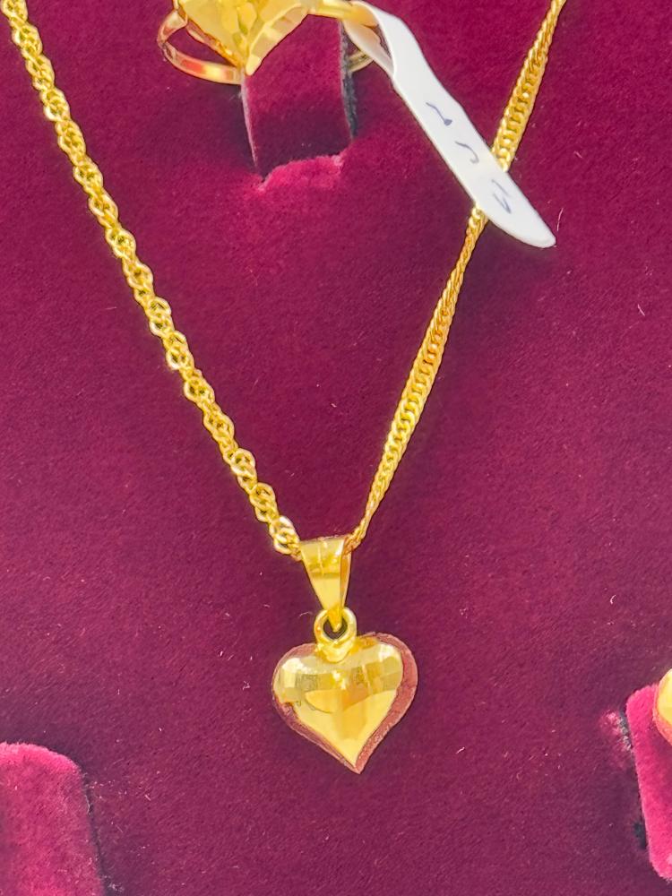 طقم قلب ذهب عيار 18