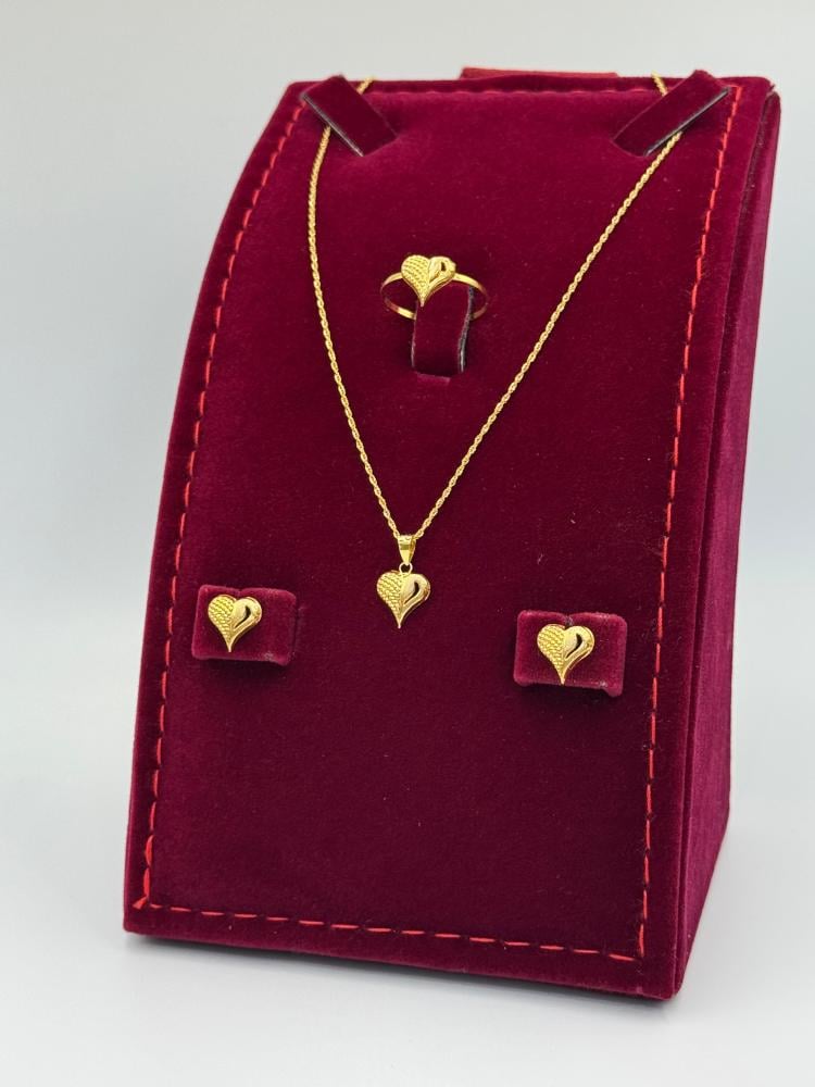 طقم قلب ذهب عيار 18