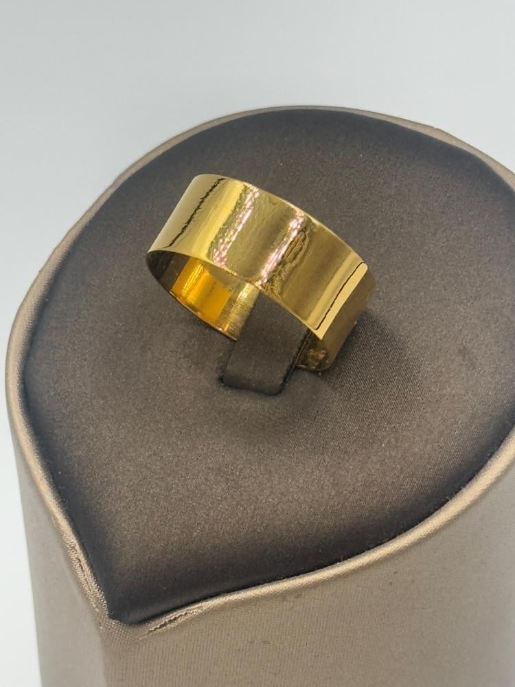 دبلة ذهب عيار 18 عريضة - مجوهرات قصر المدينة للذهب - الدمام