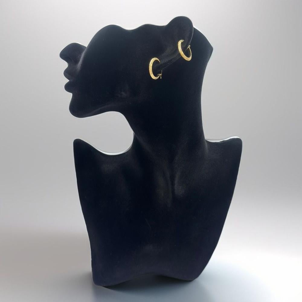 حلق ذهب منقوش عيار 18 - مجوهرات قصر المدينة للذهب - الدمام