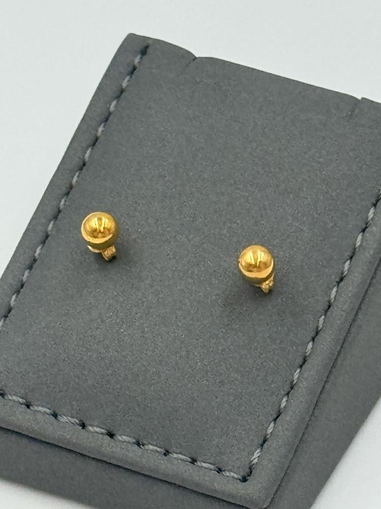 حلق ذهب عيار 18 راقى - مجوهرات قصر المدينة للذهب - الدمام