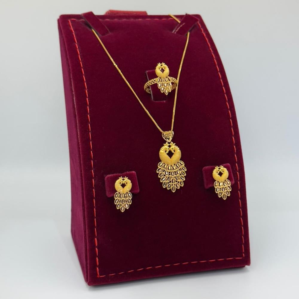 طقم الطاووس ذهب عيار 21