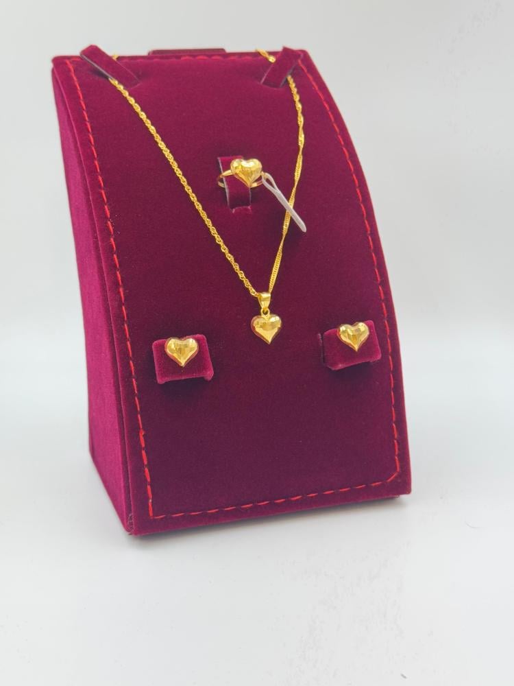 طقم قلب ذهب عيار 18