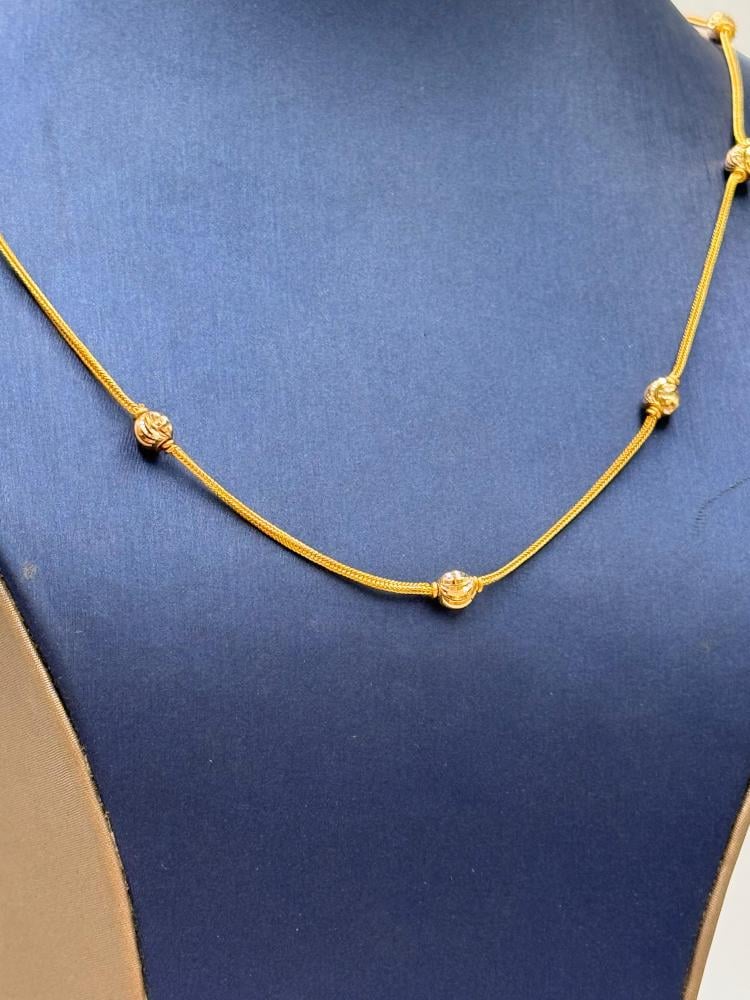 عقد كرات ذهب عيار 21