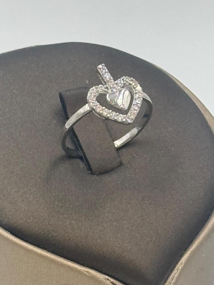 خاتم ذهب أبيض عيار 18 قلب - مجوهرات قصر المدينة للذهب - الدمام