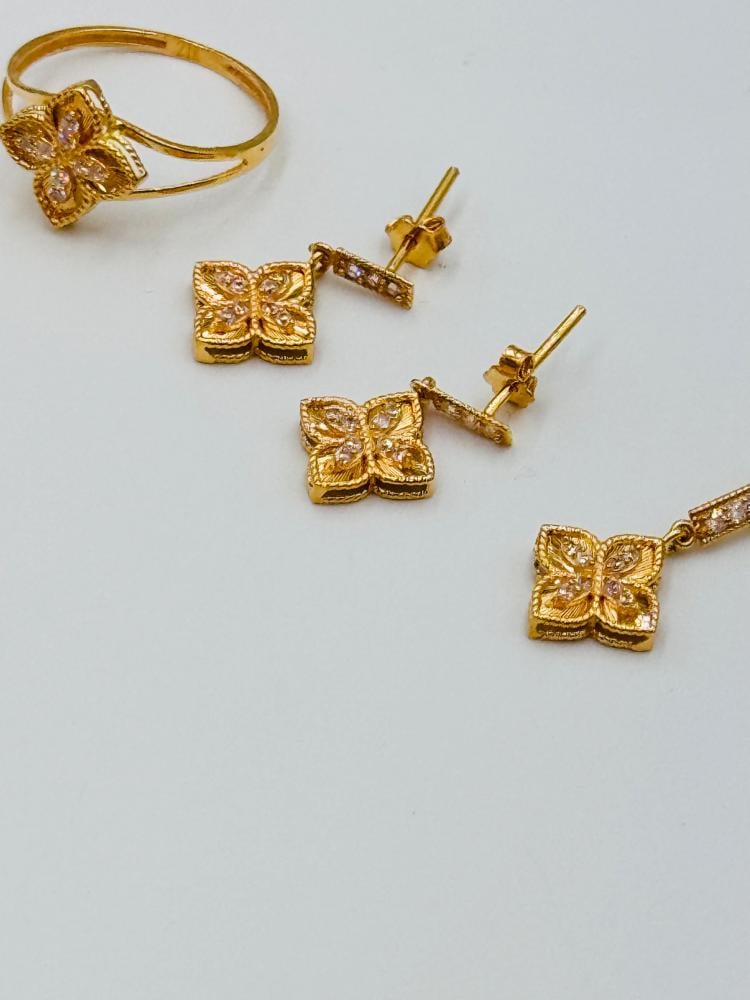 طقم ذهب روبرتو كوين عيار 21