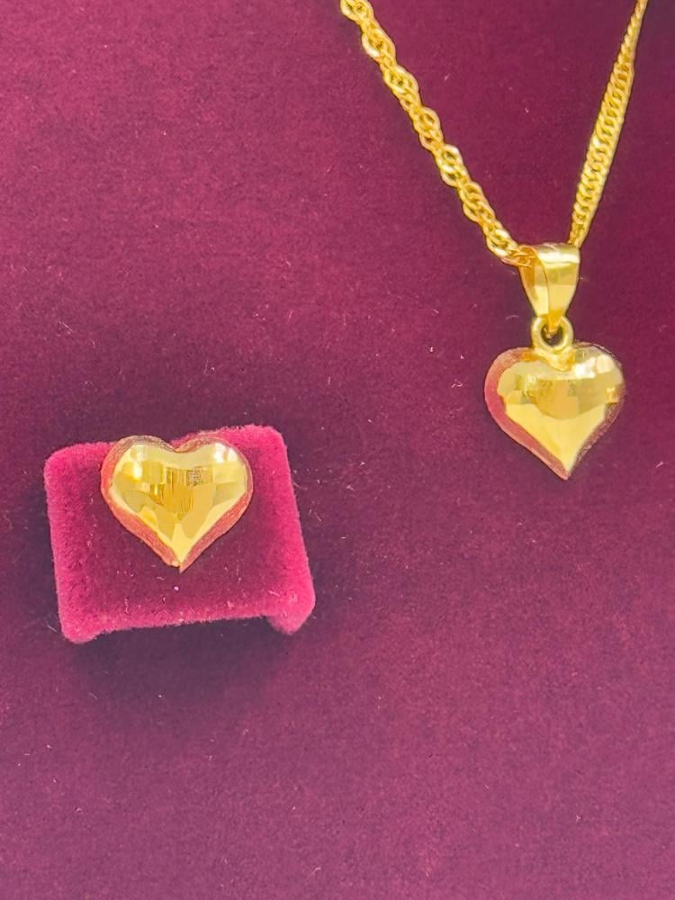 طقم قلب ذهب عيار 18