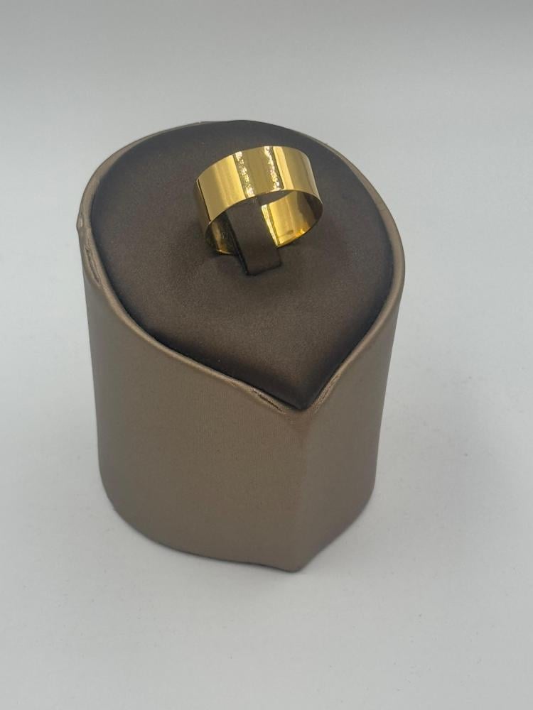 دبلة ذهب عيار 18 عريضة - مجوهرات قصر المدينة للذهب - الدمام