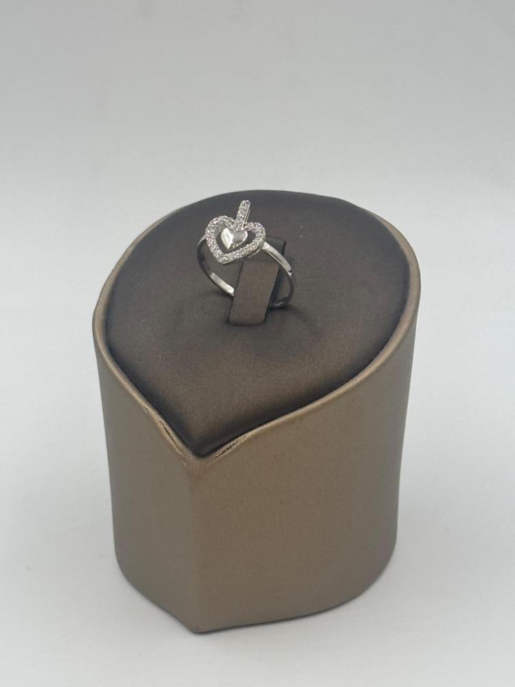 خاتم ذهب أبيض عيار 18 قلب - مجوهرات قصر المدينة للذهب - الدمام