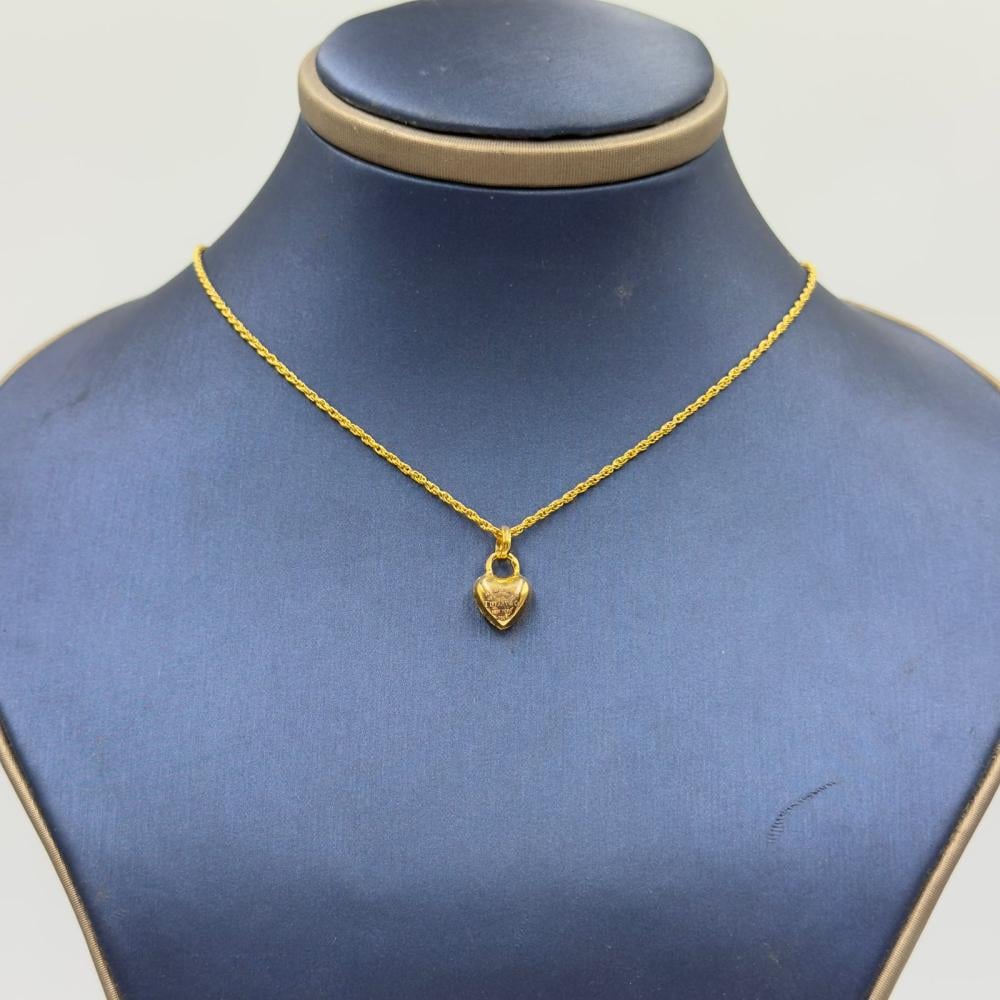 عقد قلب ذهب عيار 18