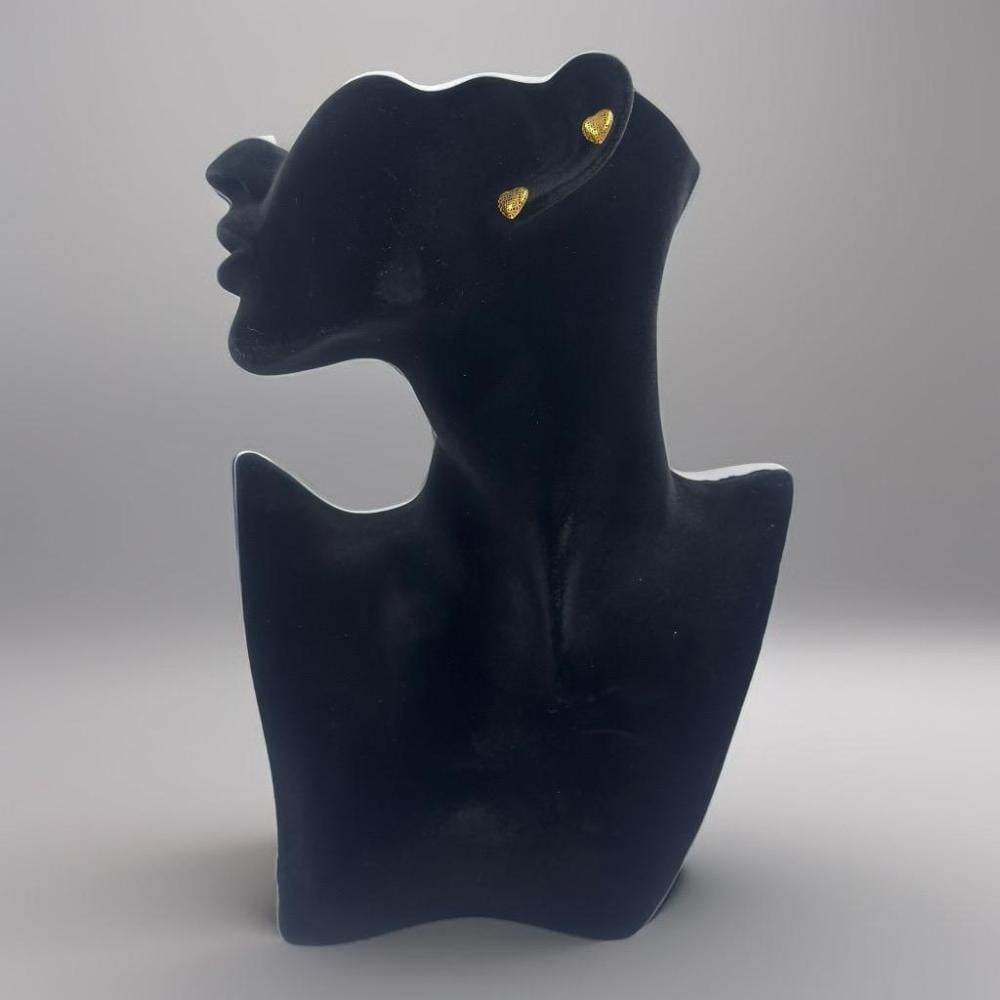 حلق ذهب عيار 18 قلب منقوش - مجوهرات قصر المدينة للذهب - الدمام