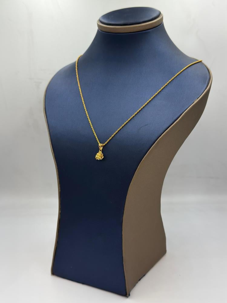 عقد وردة ذهب عيار 21 - مجوهرات قصر المدينة للذهب - الدمام