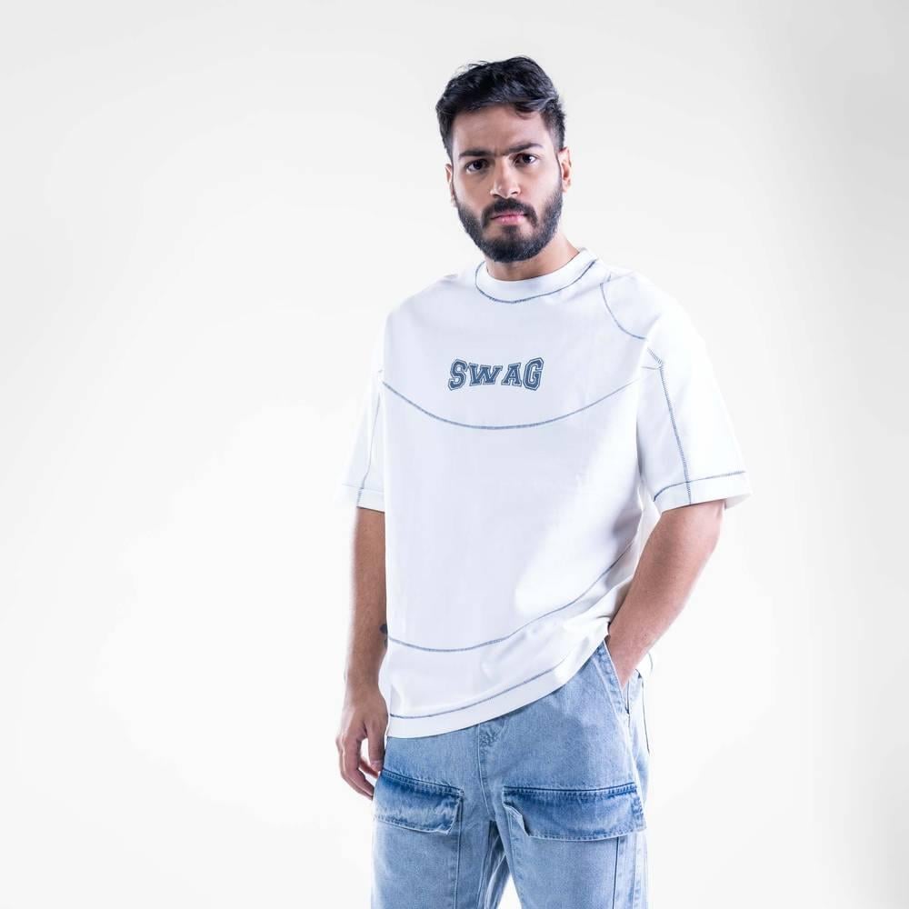 تيشيرت قطن مريح متعدد الألوان بطباعة SWAG وخياطة بارزة - ابيض