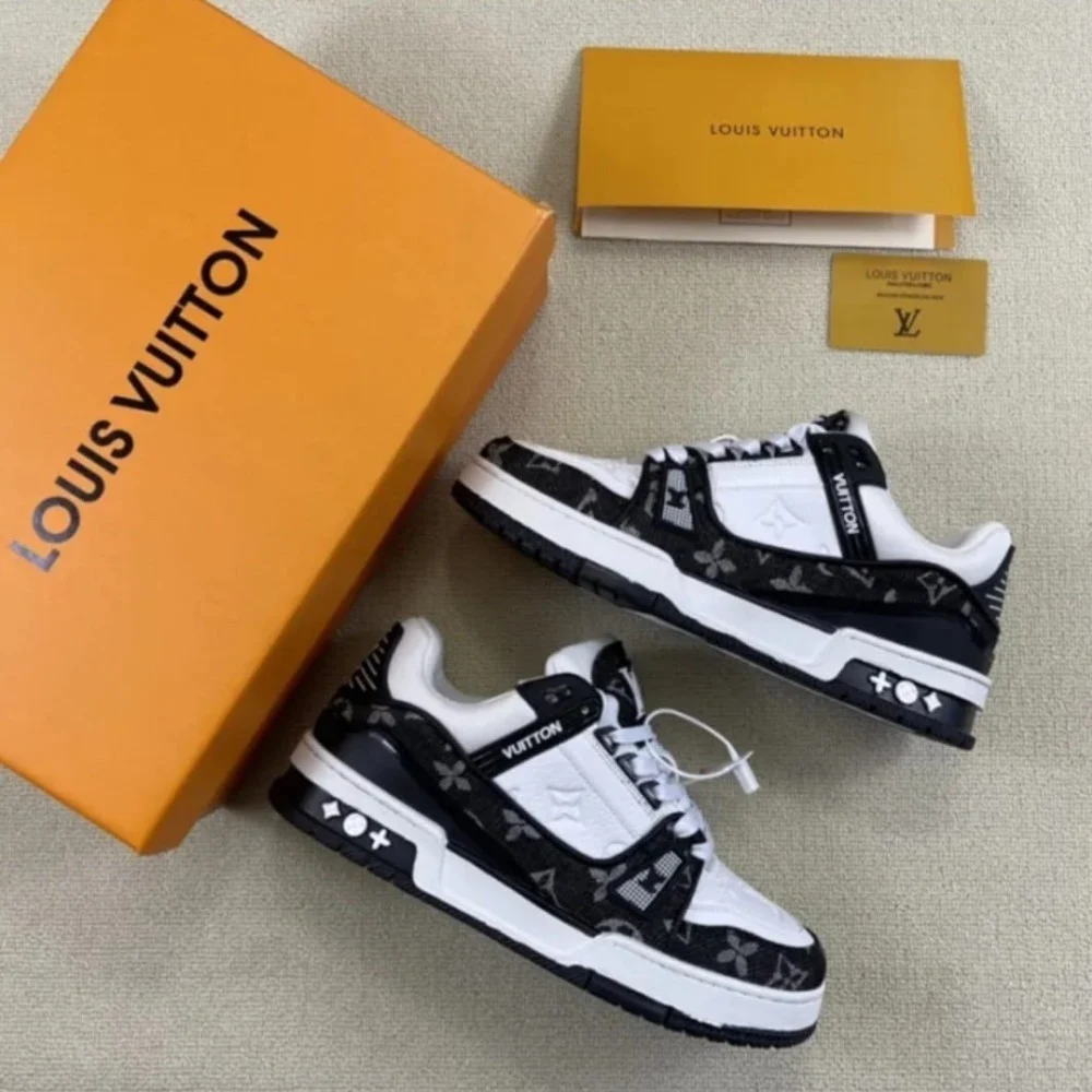 Louis Vuitton Trainer Fashion sneakers white and black