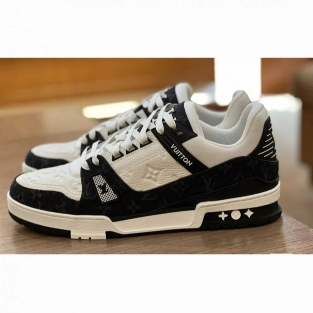 Louis Vuitton Trainer Fashion sneakers white and black