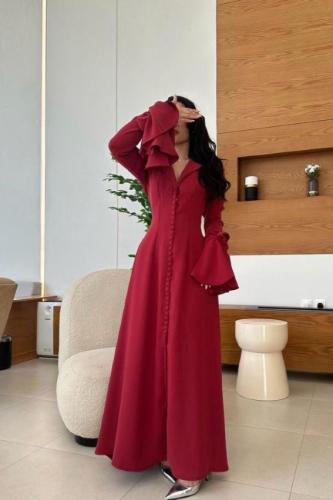 فستان احمر ناعم