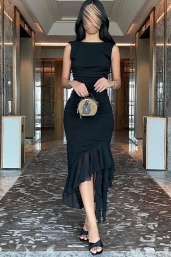 فستان اسود ناعم