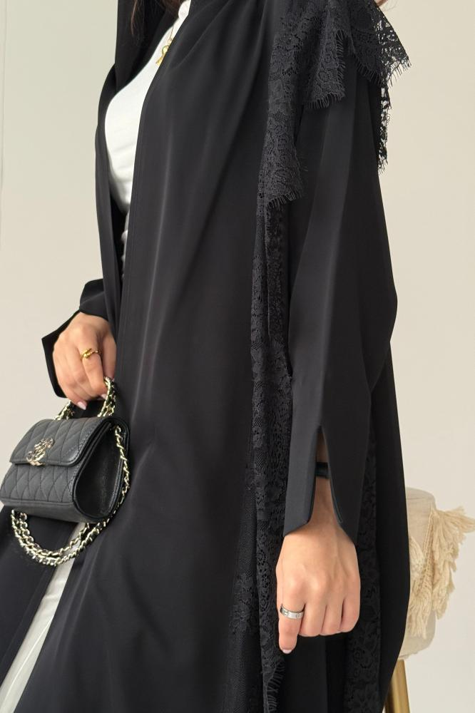 عباية بالدانتيل