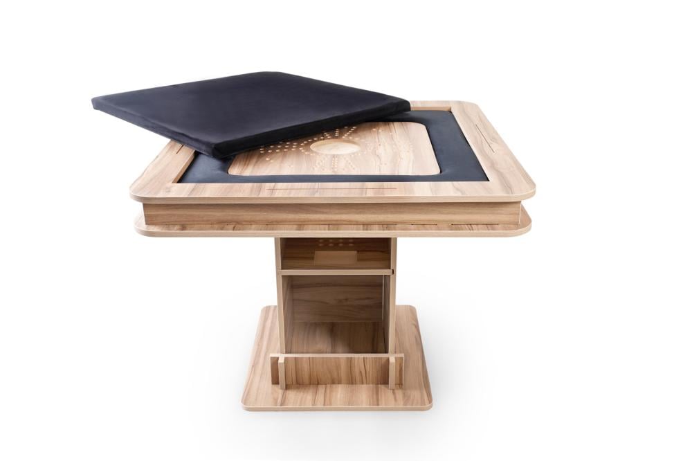 طاولة بلوت كبيرة