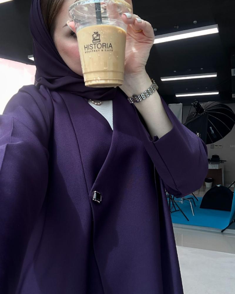 عبايات ملونه