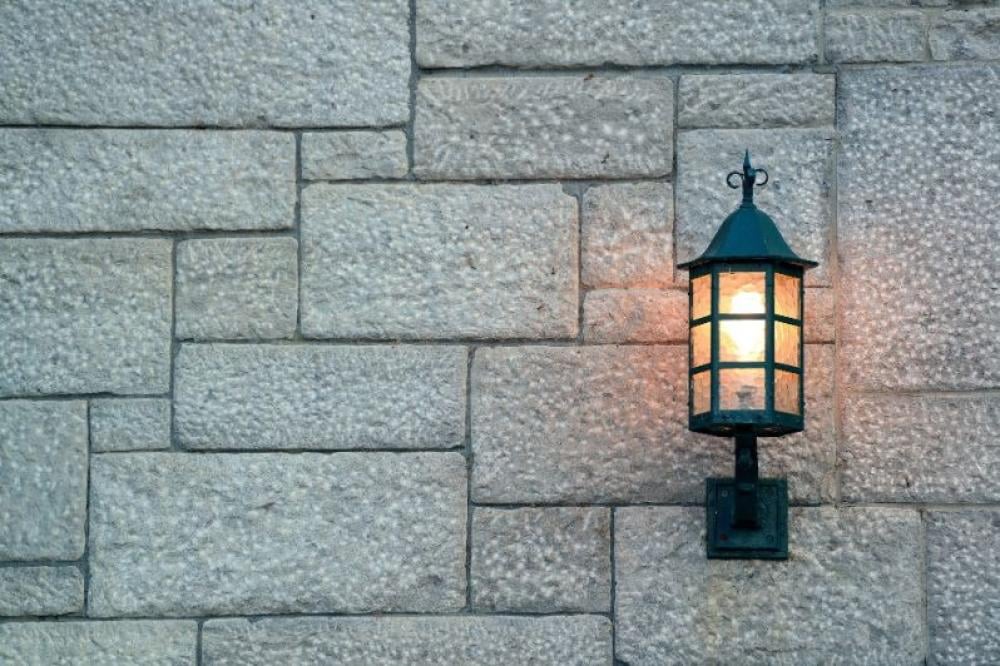 لمبات حدائق جدارية