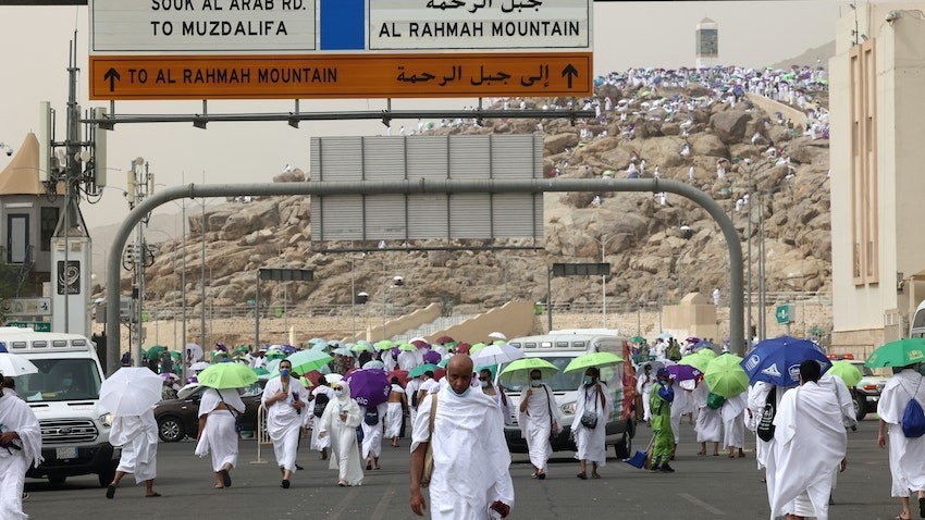 "كيف يمكن للحج أن يساهم في توحيد المسلمين؟ "